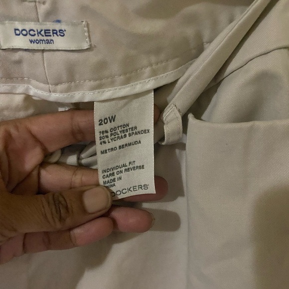 Dockers Women's Light Tan Shorts - Picture 3 of 4